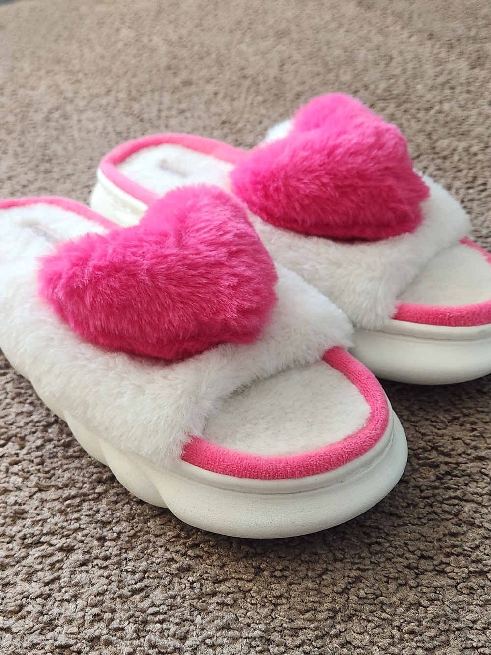 Fuzzy Heart Slide Slippers in Hot Pink and White